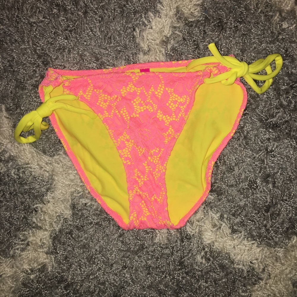NWOT Victoria's Secret swim bottom small